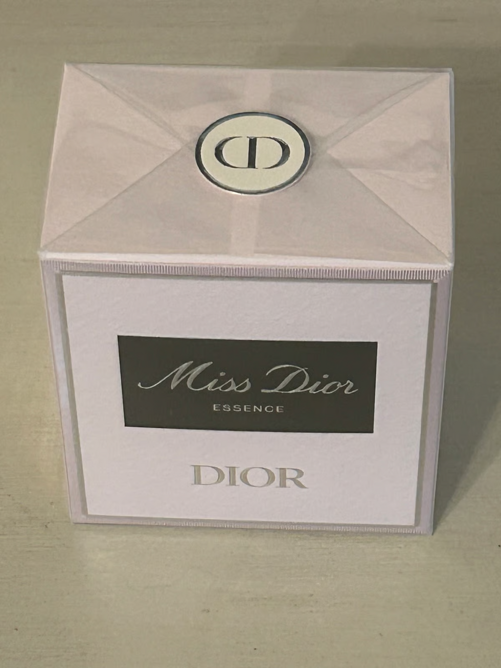 5ml: Miss Dior Essence Size: 1.2oz/35ml parfum sprayNEW
