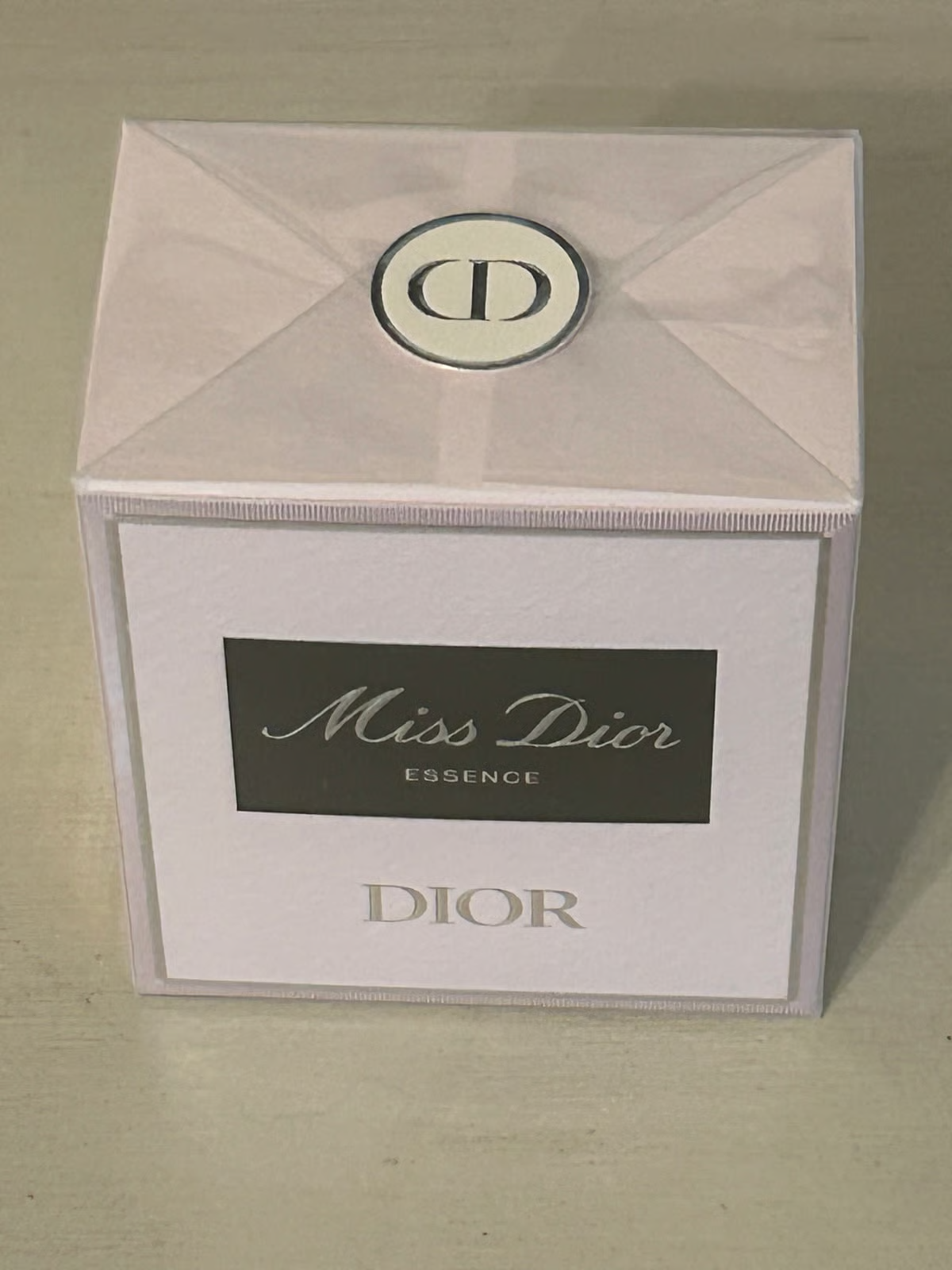 5ml: Miss Dior Essence Size: 1.2oz/35ml parfum sprayNEW